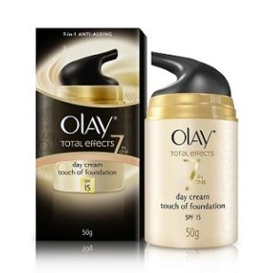 Snapdeal- Buy Olay Total Effects 7 in 1 Anti Aging Skin Cream (Moisturizer) with a Touch Of Foundation SPF15 50g at Rs 399