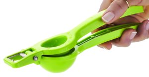 amazon-gif-2016-buy-ganesh-plastic-lemon-squeezer-set1-piece-green-at-rs-29-only