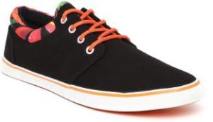 Flipkart- Buy Mast & Harbour Sneakers at upto 77 off