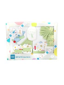 Amazon- Buy Mee Mee Pampering Gift Set for New Born (8 Pieces, Green) at Rs 714