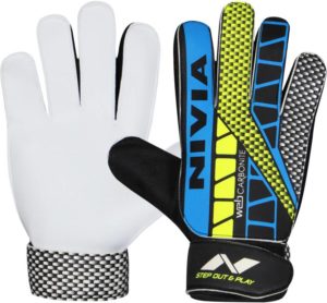 Flipkart - Buy Nivia Carbonite Web Goalkeeping Gloves (M, Multicolor) at Rs 126 only