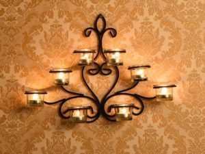 Amazon - Buy Hosley 8 Cup Wall Sconce with Free Tealights at Rs 485 only