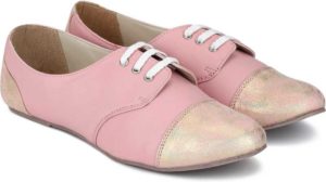 Women's footwear at upto 87% off starting at Rs 339