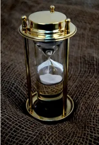 tucasa Vintage Sand Timer in Brass-Duration -60 Seconds